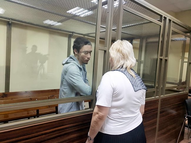 Українця Павла Гриба доставили до суду. Засідання почалося 01
