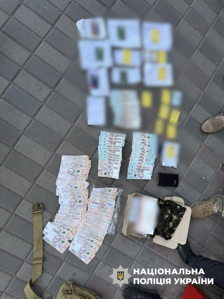 Вымогали деньги за беспрепятственное прохождение службы