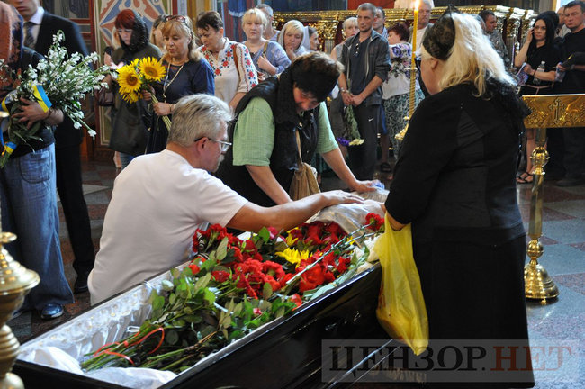 Із воїном Донбасу Андрієм Івановим, який стріляв по Беркуту 20 лютого на Майдані, попрощалися в Києві 19