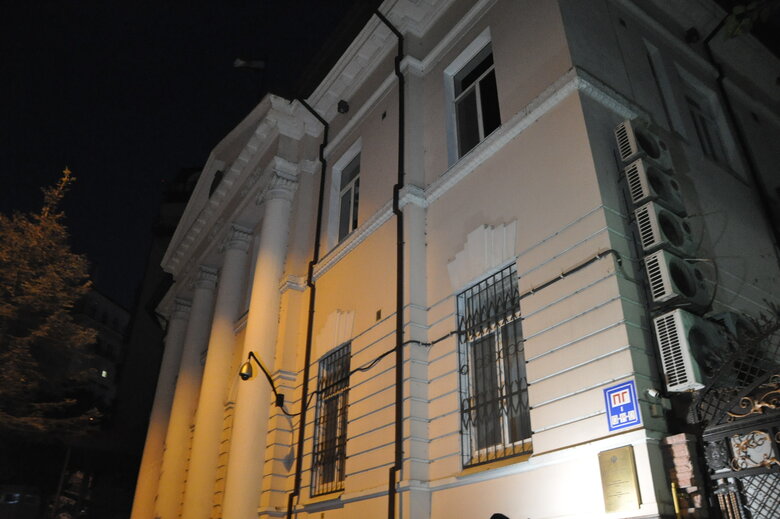 Russia+Iran new axis of evil: у Києві пікетували посольство Ірану через постачання зброї Росії 06