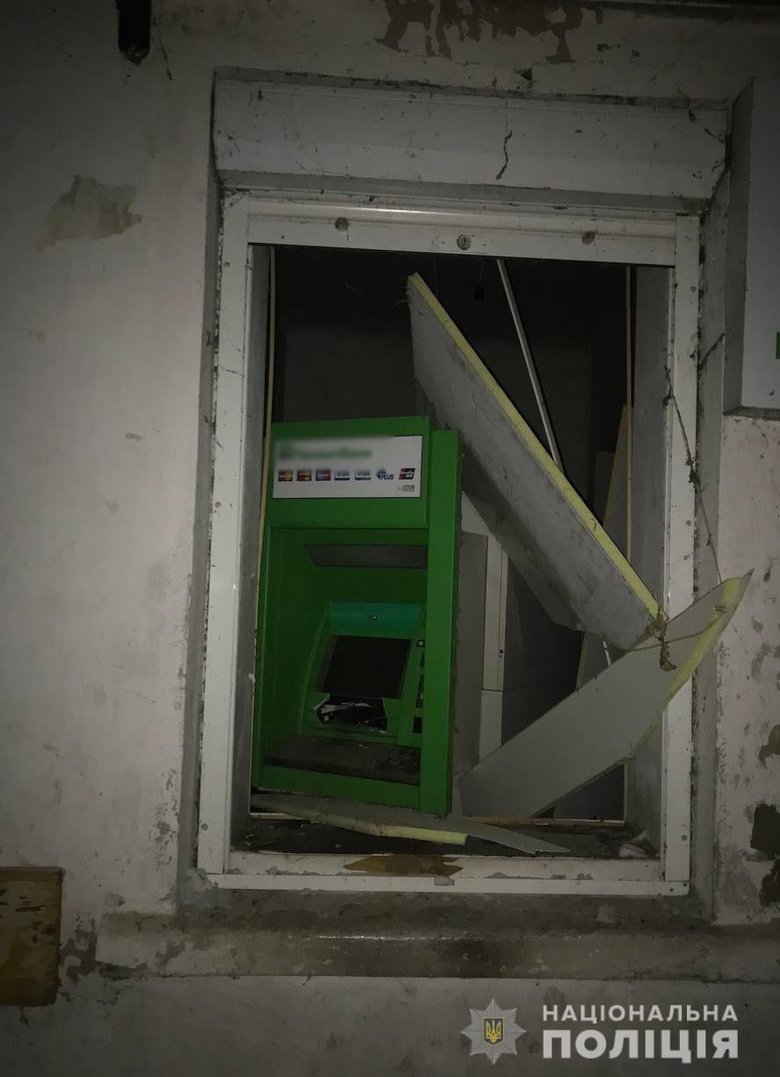 Вночі підірвали банкомат у приміщенні лікарні на Харківщині, - Нацполіція 01