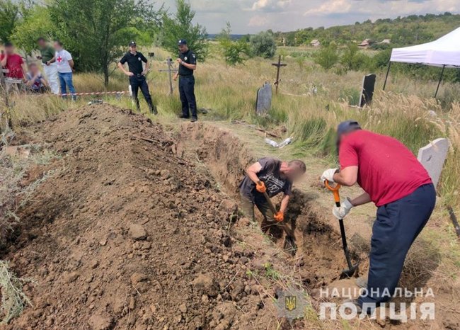 Ексгумацію загиблих у бойових діях 2014 року проведено в Словянську 01