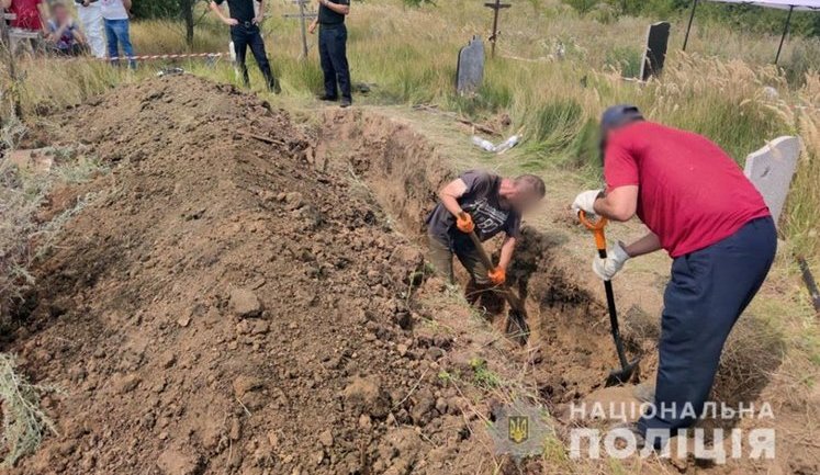 Ексгумацію загиблих у бойових діях 2014 року проведено в Слов'янську. ВІДЕО+ФОТОрепортаж