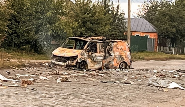 Российский дрон уничтожил автомобиль газовой службы, ехавший на обследование после обстрела Сумщины. ФОТОрепортаж