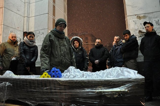 На Майдані Незалежності в Києві відбулося прощання із загиблим бійцем Правого сектора Андрієм Витвицьким, другом Спікером 04