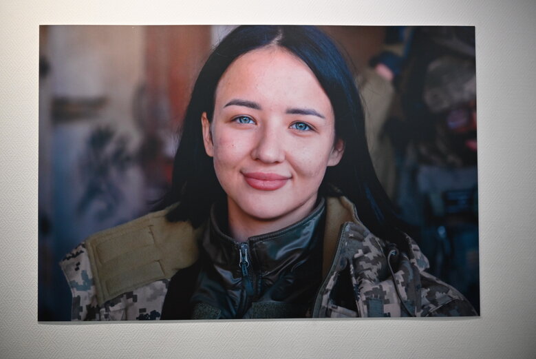Выставка фотографий добровольца Владимира Миронюка (Джона), погибшего под Курдюмовкой в сентябре 2023 года 07