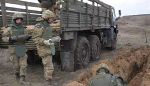 Unexploded ordnance disposal underway in Balakliia. PHOTOS