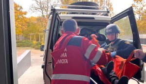 Російські атаки на Дніпропетровщину: поранено чоловіка, пошкоджено інфраструктуру та медзаклад. ФОТО