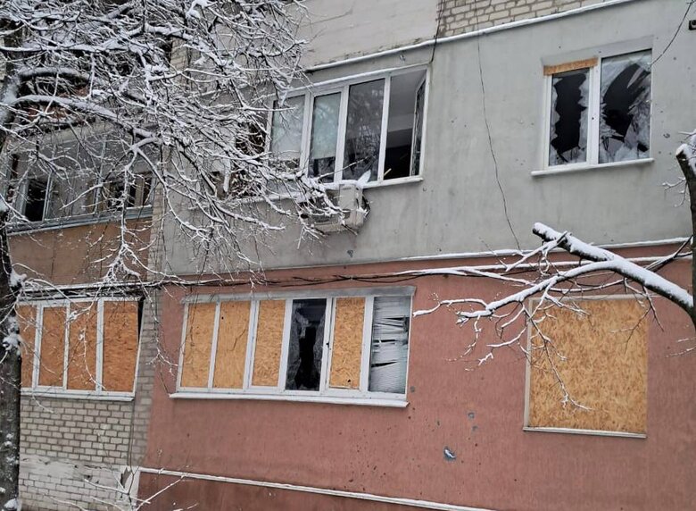 Враг ударил по Купянску-Узловому, повреждена 5-этажка 02
