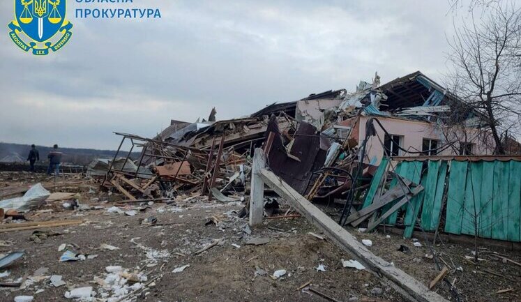 Росіяни вдарили КАБами по Сумщині, загинула людина. ФОТОрепортаж
