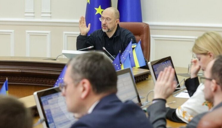 Кабмин уточнил сферы использования языков нацменьшинств в Украине