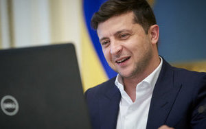 На Зеленского работает сеть из более чем 20 пабликов и 100 ботов, - СМИ. СКРИНШОТЫ