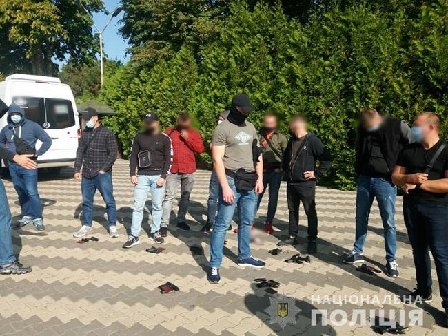 Під час зїзду ОПЗЖ під Одесою відбулися сутички: поліція вивезла півсотні озброєних людей 01
