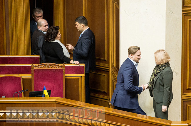 Листування Купрія про яхту, обійми Лозового і Бахтєєвої, черга до Гройсмана, - день роботи ВР 22 березня 19