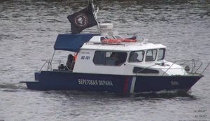 Естонія помітила на Нарві російський катер під прапором ПВК "Вагнера". ВІДЕО+ФОТО