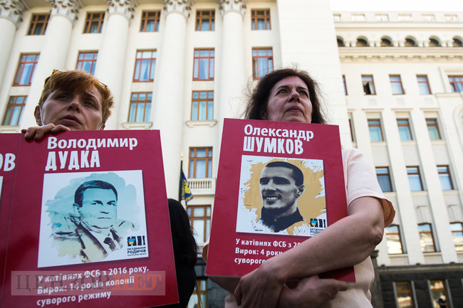 Він вам не дзвонить - значить, його вже нема. Матері військовслужбовців розповіли про те, чому ніхто не шукає зниклих на Донбасі 17