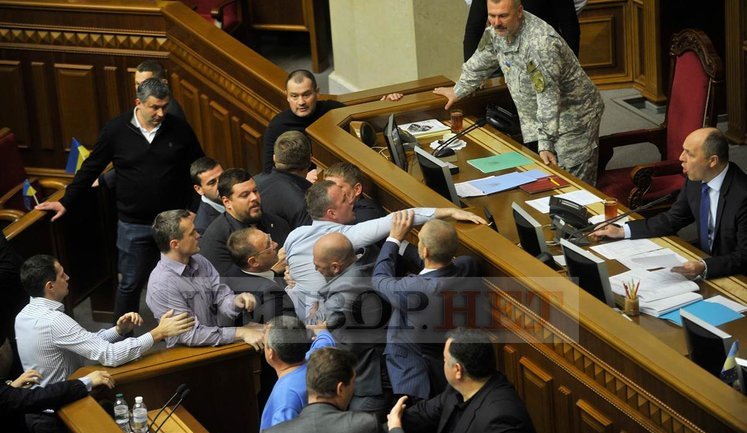 "Прорив" Левченка до президії, клінч Маркевича й Тетерука і Добкін-реготун: "гарячий" день роботи Ради 6 жовтня. ФОТОрепортаж