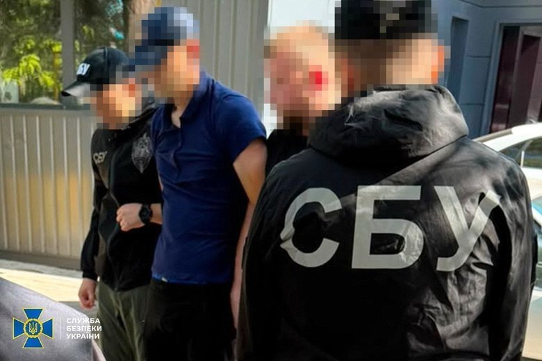 Служба безпеки спільно з Національною поліцією викрила дев'ять нових "ухилянтських" схем у різних регіонах України та затримала десятьох організаторів оборудок.