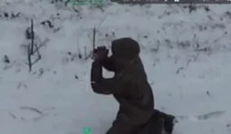 безпілотник влучає у російського найманця із африки