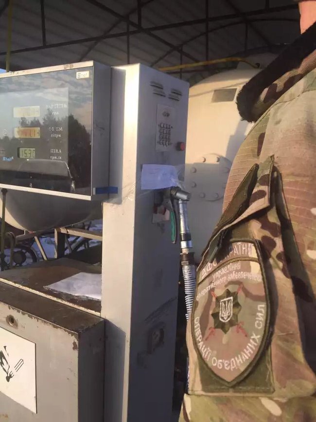 Податківці ліквідували на Донеччині 4 нелегальні АЗС 08