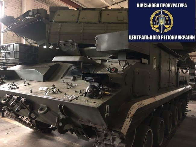 Военная прокуратура задержала военнослужащего за хищение электронных элементов зенитно-ракетного комплекса Тор на Житомирщине 01