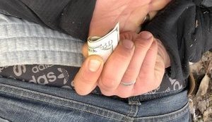 СБУ викрила на регулярних "відкатах" чиновника Київської митниці. ФОТО