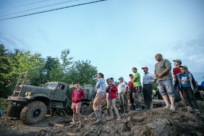 Аваков про терміни відновлення після повеней на Західній Україні: Гостра фаза триватиме 10-12 днів, а потім почнеться велике будівництво 02