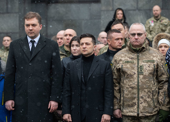 Зеленский почтил память погибших киборгов, - ОП 08