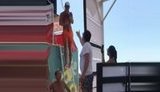 На пляже в Железном Порту ударили пьяного "слугу народа" Андрея Одарченко: "Депутаты - п#дарасы!!!". ВИДЕО