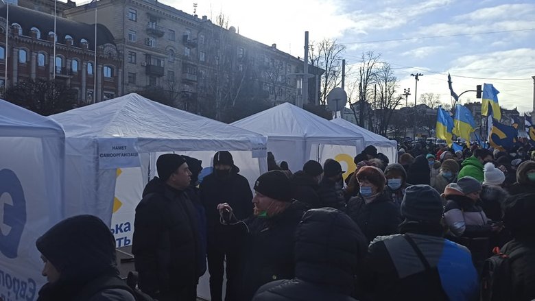 Печерський суд обирає запобіжний захід Порошенку 24