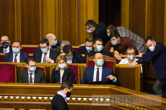 Книга про чекістів для Папієва, Шуфрич обговорює купівлю картини, слуги народу обурюються через протести ФОПів: 100% це охлократія, - день роботи ВР 4 грудня 32
