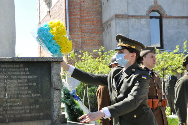 У Києві відбулися урочисті заходи, присвячені 101-річчю визволення української столиці від більшовиків 12