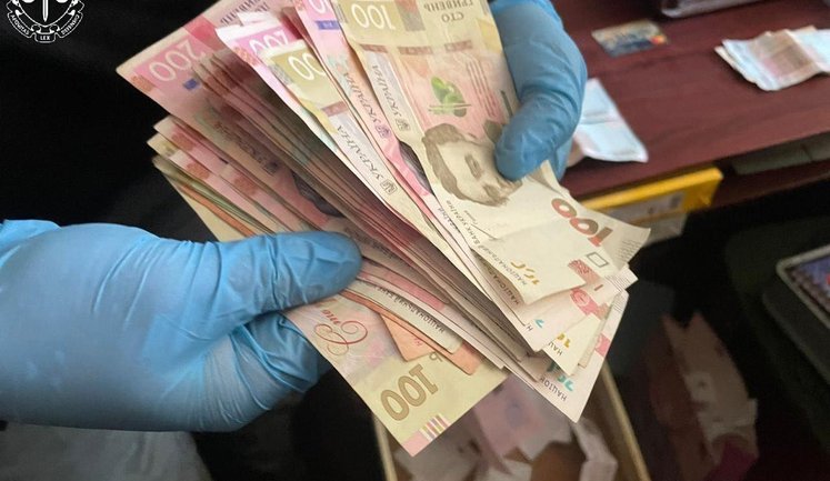 В воинской части в Винницкой области разоблачили чиновницу, которая продавала подчиненным "отпуска"