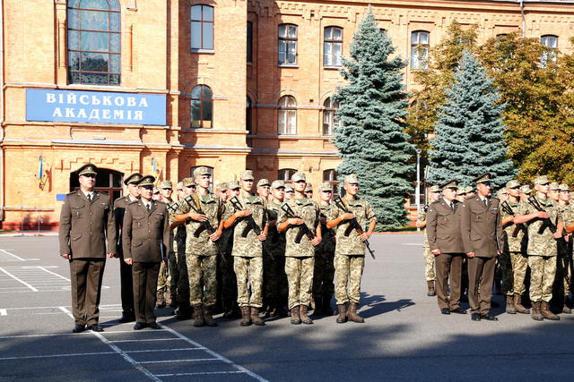 Першокурсники Одеської військової академії склали присягу 04