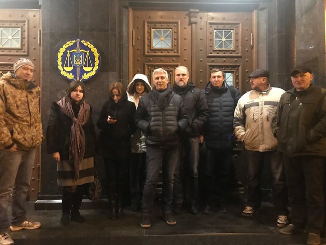 Родичі Героїв Небесної Сотні вимагають від Рябошапки пояснень через зміну прокурорів у справі 02