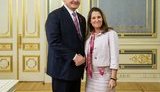 Порошенко і глава МЗС Канади Фріланд обговорили співпрацю у сфері безпеки і протидії агресії РФ