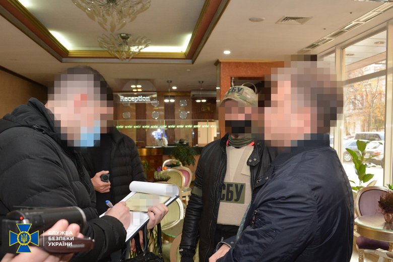 Задержан гражданин, связанный с шоу-бизнесом, пытавшийся подкупить депутата Рады за $100 тыс. ежегодно, - СБУ 02