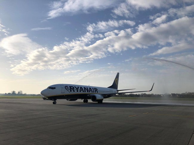 Ryanair начал летать из Львова 04