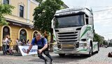 Завтра на Хрещатику обмежать рух через змагання із перетягування вантажівок