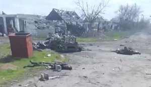 Оккупант показал последствия подрыва российского НРК на мине во время эвакуации оккупантов. ВИДЕО