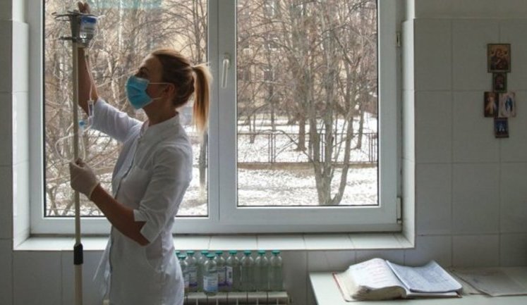Вы в Украине, у нас ничего нет, везите сами. Тестов на коронавирус нет, - жительница Кривого Рога Бабаева рассказала, как лечат ее сына