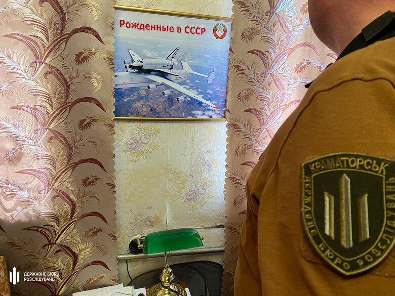 Суд арештував літак АН-140-100, який підприємець-зрадник планував передати росіянам після захоплення південних областей, - ДБР 05