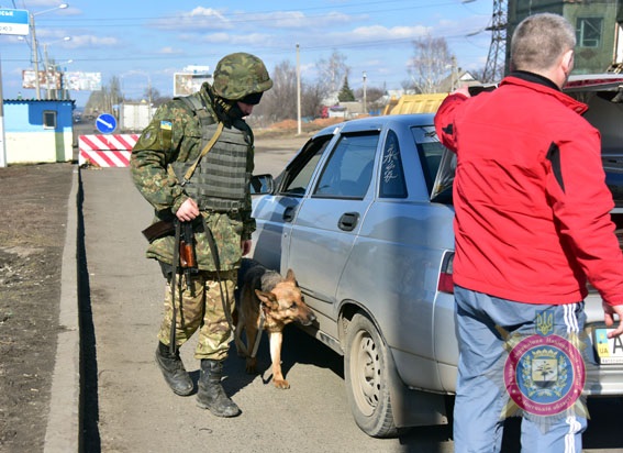 Поліція Донеччини перейшла на посилений режим несення служби через загострення ситуації на лінії розмежування 05