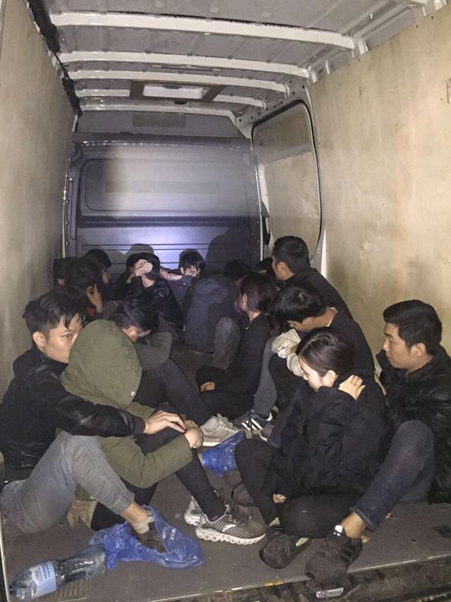 Нацполіція затримала 20 вєтнамців-нелегалів на Львівщині, - Аброськін 02 Нацполіція затримала 20 вєтнамців-нелегалів на Львівщині, - Аброськін 02