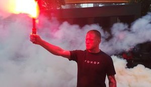 "Телеміст - Путіну під хвіст", - націоналісти провели під каналом NewsOne акцію проти телевізійного діалогу з Москвою. ВІДЕО+ФОТОрепортаж