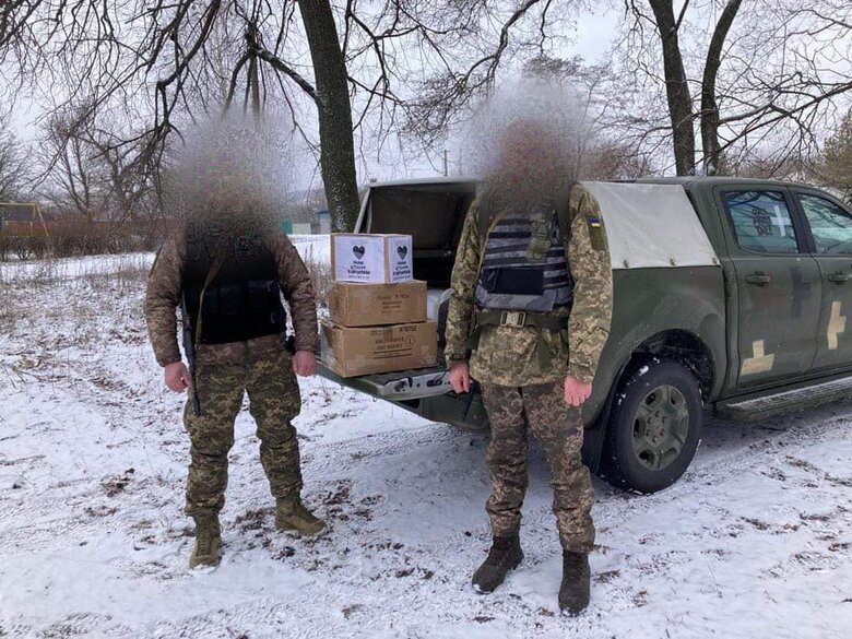 На фронті тривають кровопролитні бої. Дуже потрібно допомогти нашим захисникам. Посилки відправляємо майже кожного дня, - волонтерка Юсупова 09