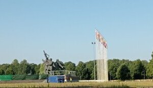 В Риге начали демонтировать памятник советским воинам. ВИДЕО+ФОТО
