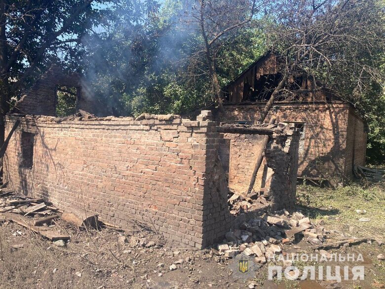 Russian occupation troops set fire to 10 settlements in Donetsk region. There are killed and wounded, - National Police 07