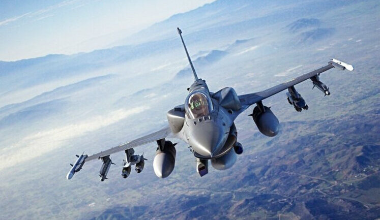 Во время репетиции авиашоу в Польше разбился истребитель F-16: пилот погиб. ВИДЕО