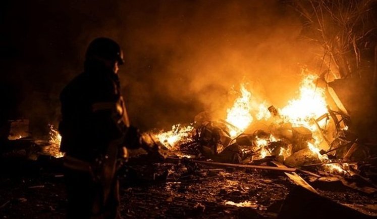 РФ атакувала Запоріжжя: пошкоджено будинок та автозаправку
